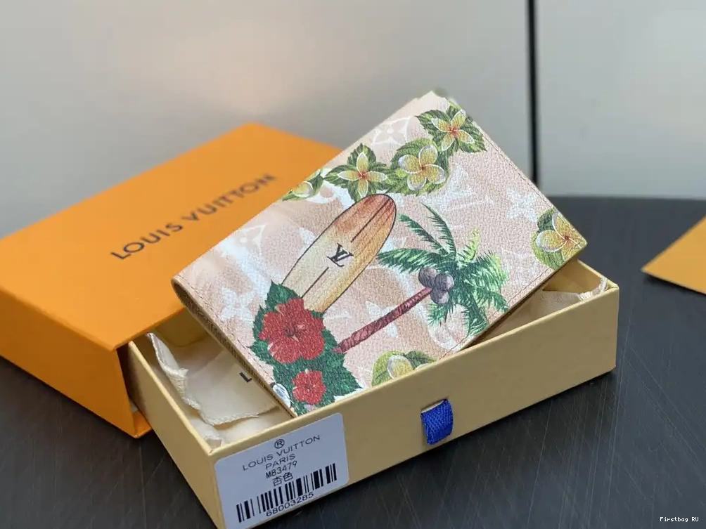 Firstbag ru Vuitton PASSPORT Louis COVER-10*14*2.5CM 0626